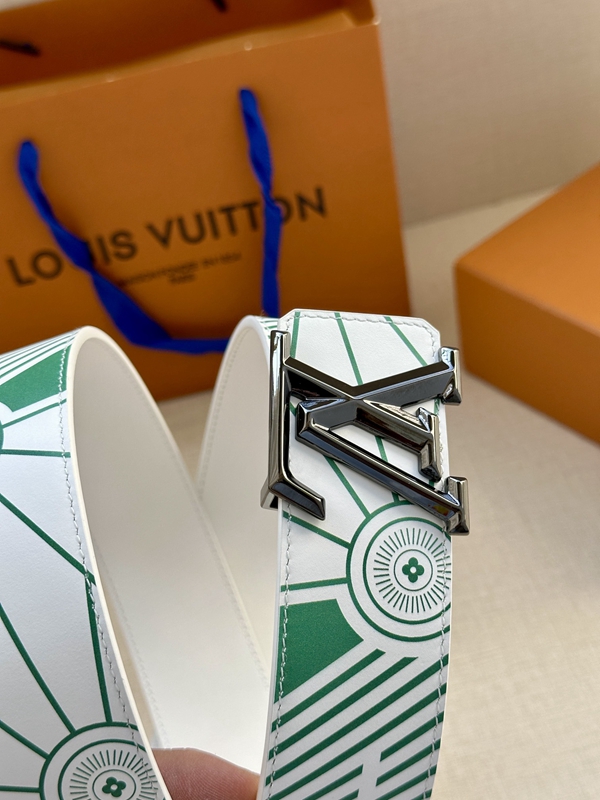 激安ルイヴィトンベルト着用イメージ